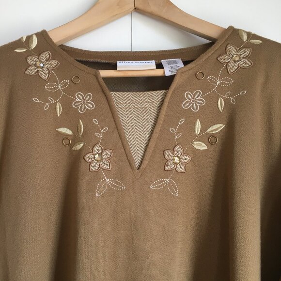 Vintage Alfred Dunner Doe Coloured Embroidered Sweater With Shoulder Pads - Picture 3 of 16
